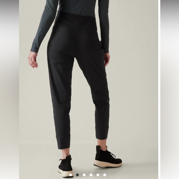 Athleta Trekkie North Jogger Pants Athleisure size 8 Gym Workout - Picture 2 of 9